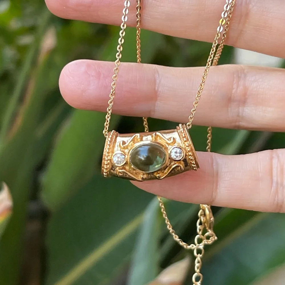 Laura Ramsey designer green cabochon gemstone gold plated solid sterling pendant - Picture 2 of 7